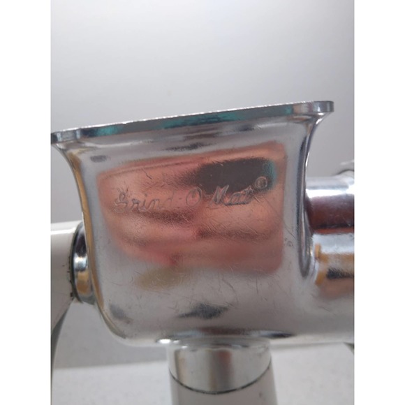 Vintage Rival 358 white Grind-O-Mat meat grinder - Picture 8 of 10